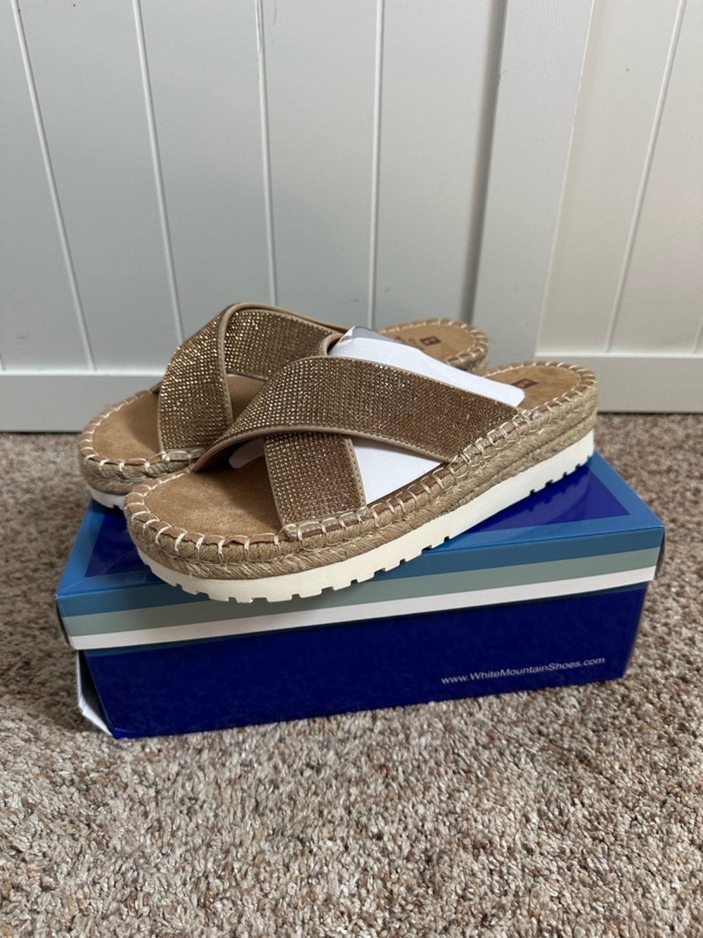 White Mountain Kimberly Rhinestone Slide Sandals Gold Women’s Size 9 New